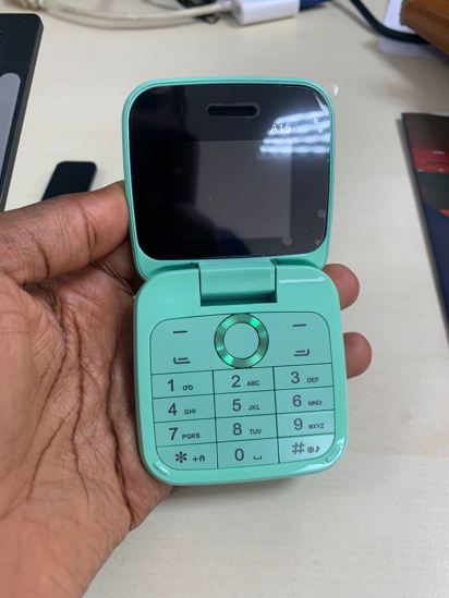 Image sur A15 BONTEL - petit téléphone portable pliable - Dual Sim - 1.77'' - Camera arrière - MP4 - FLIP MOBILE - TORCHE